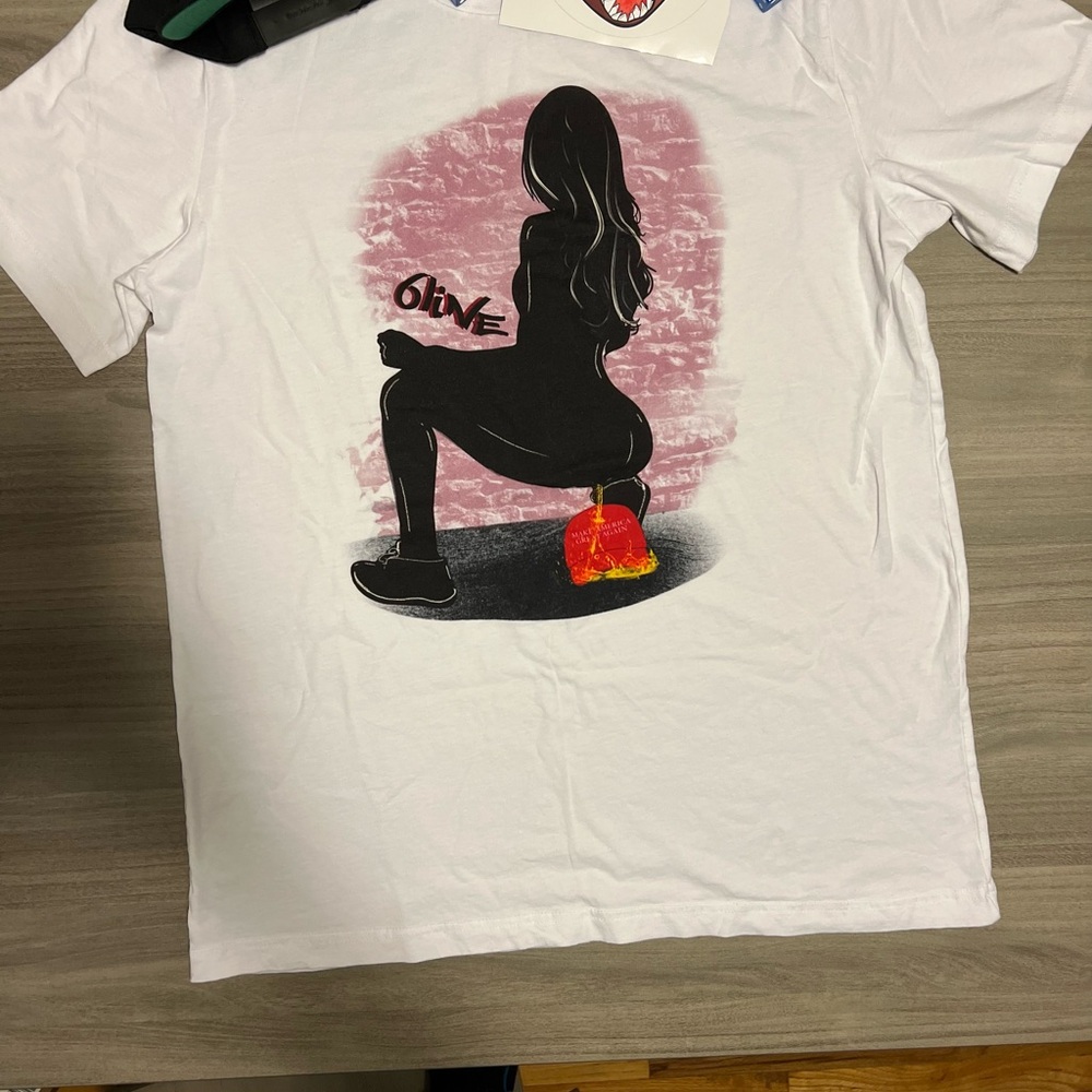 Women's White Graphic Tee - Short Sleeve